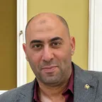 الأستاذ إبراهيم باز